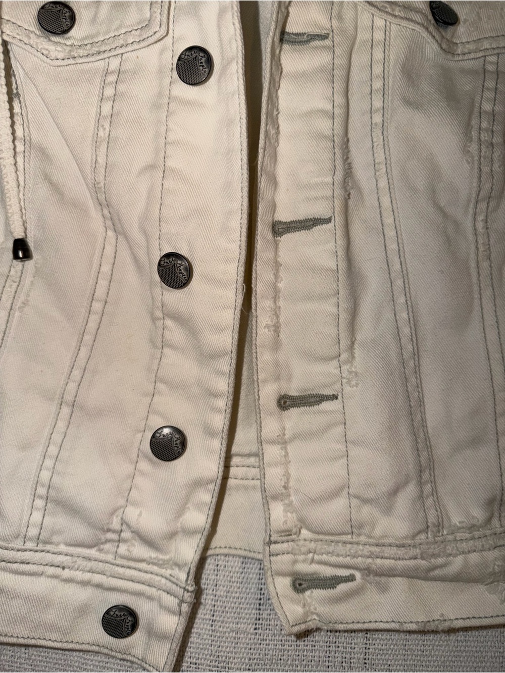 Free People | Knit Hooded White Denim Distressed Jean Jacket Fabric Sleeves - XS - Picture 2 of 14